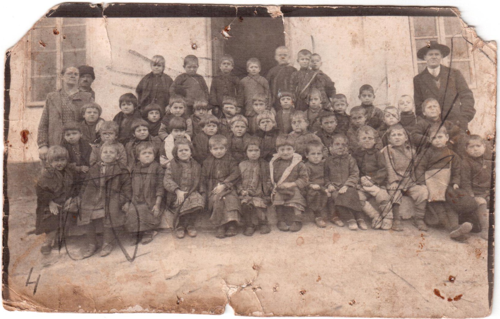 1928 рік. Чотирирічна школа с.Плавні