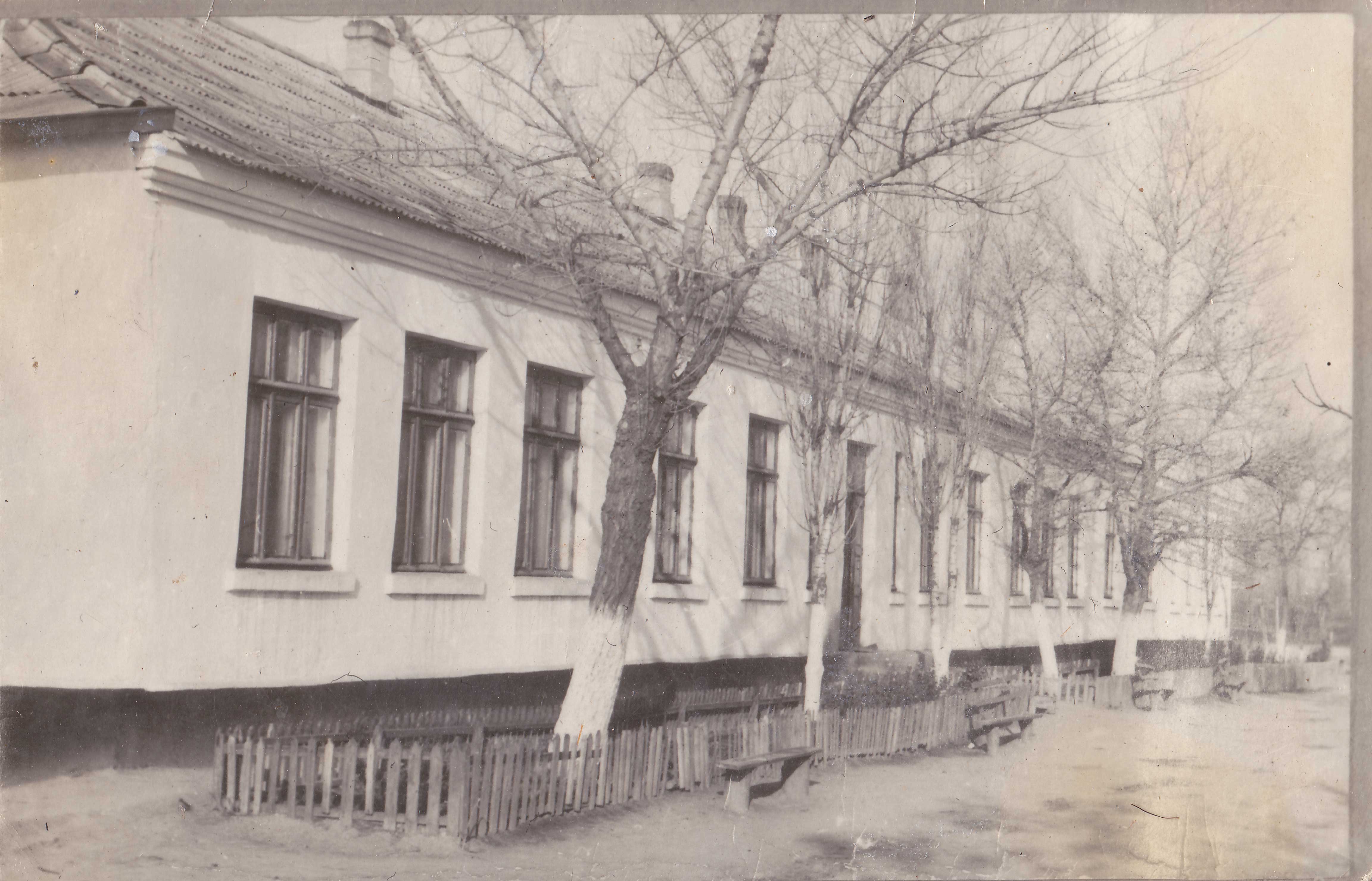 Новий корпус школи с.Плавні для 5-8 класів восьмирічної школи. 1960 рік.
